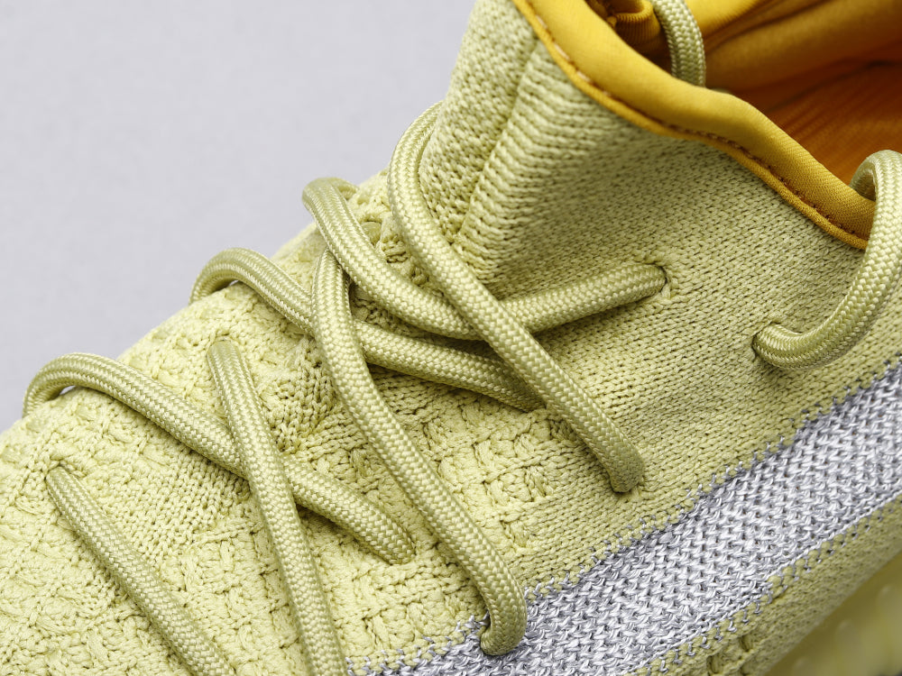 GLM - Yzy 350 Side Gypsophila Sneaker