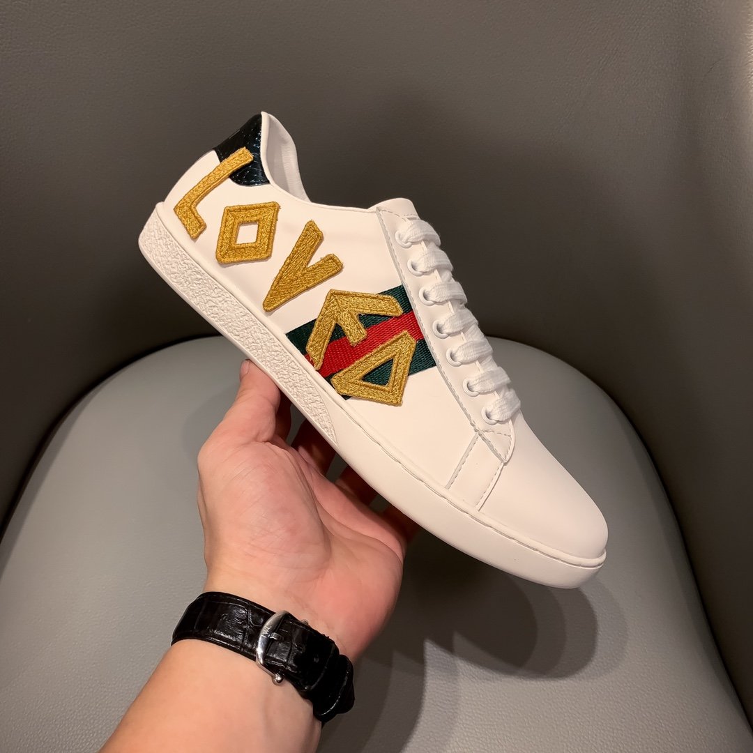 GLM-GCI  Ace Embroidered Love  SNEAKER 122