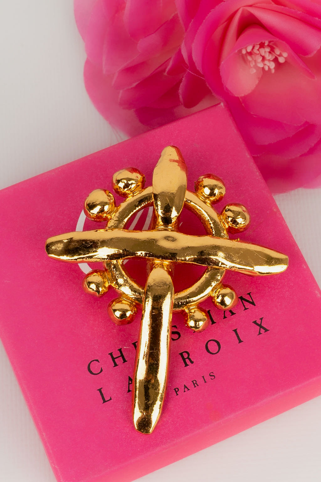 Broche dorÃƒÆ’Ã‚Â©e Christian Lacroix