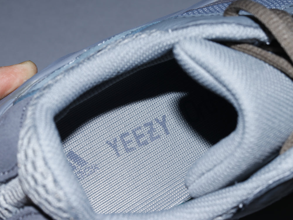 GLM - Yzy 700 Teal BLue Sneaker