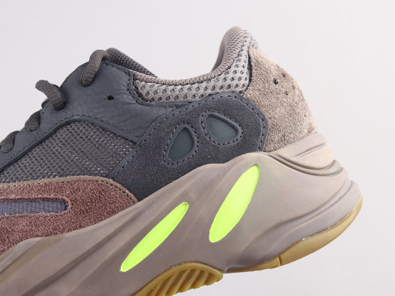 GLM - Yzy 700 Mauve Sneaker