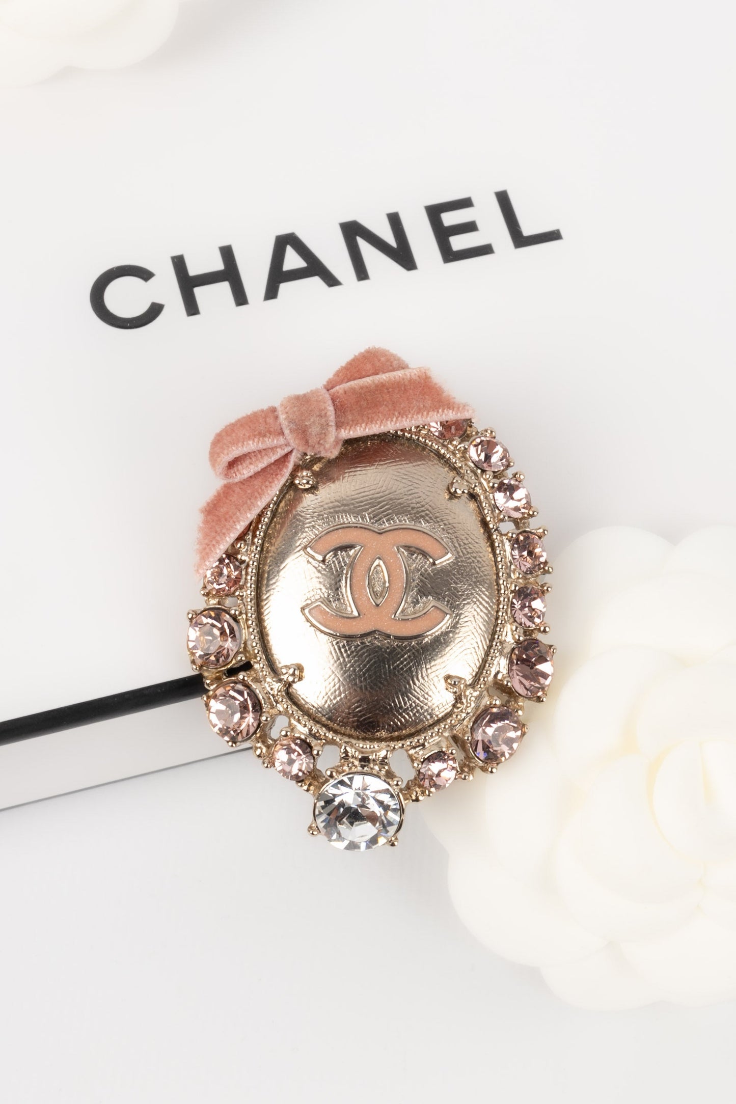 Broche mÃƒÆ’Ã‚Â©daillon Chanel