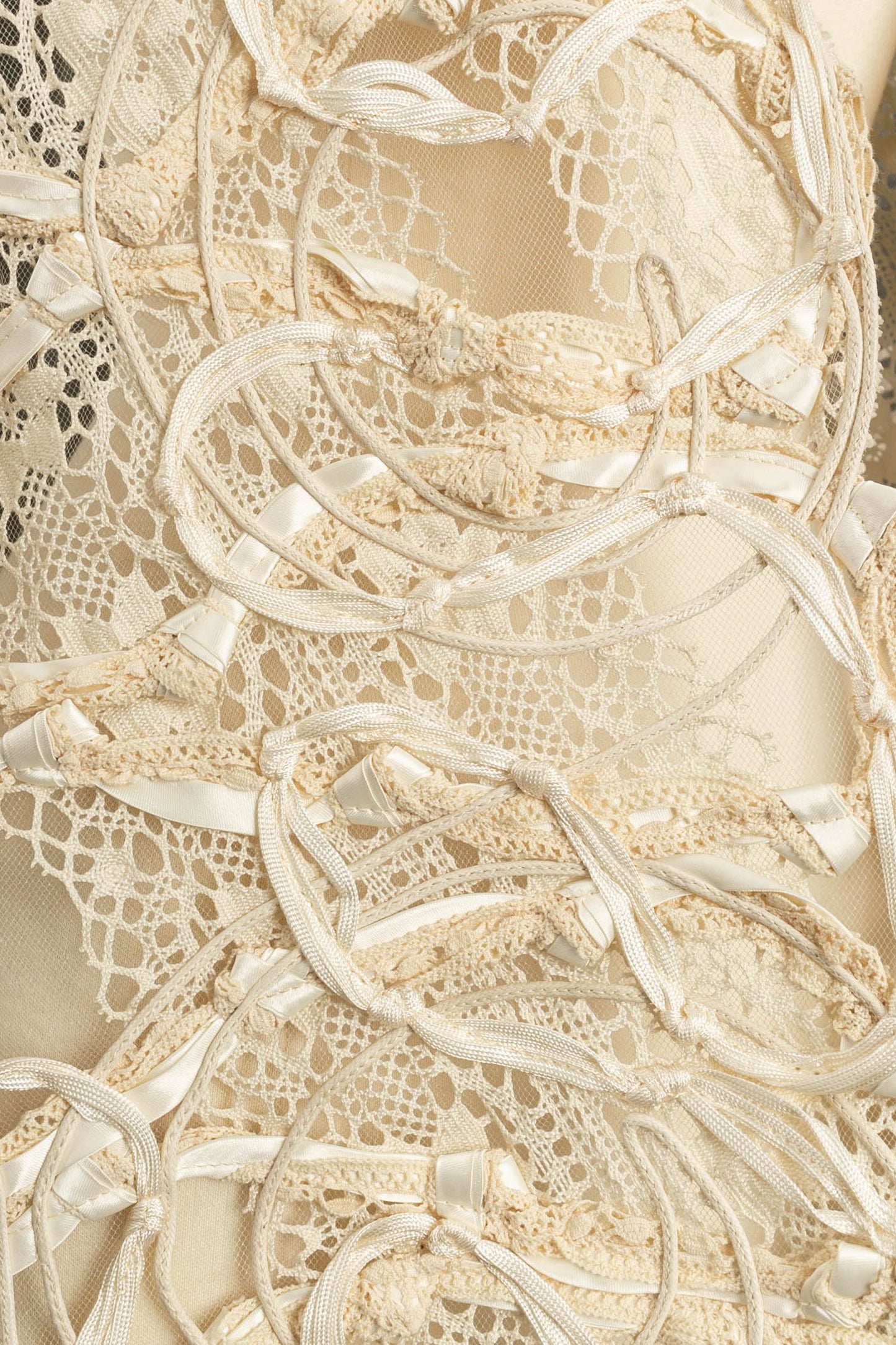 Veste en tulle et dentelle Christian Lacroix