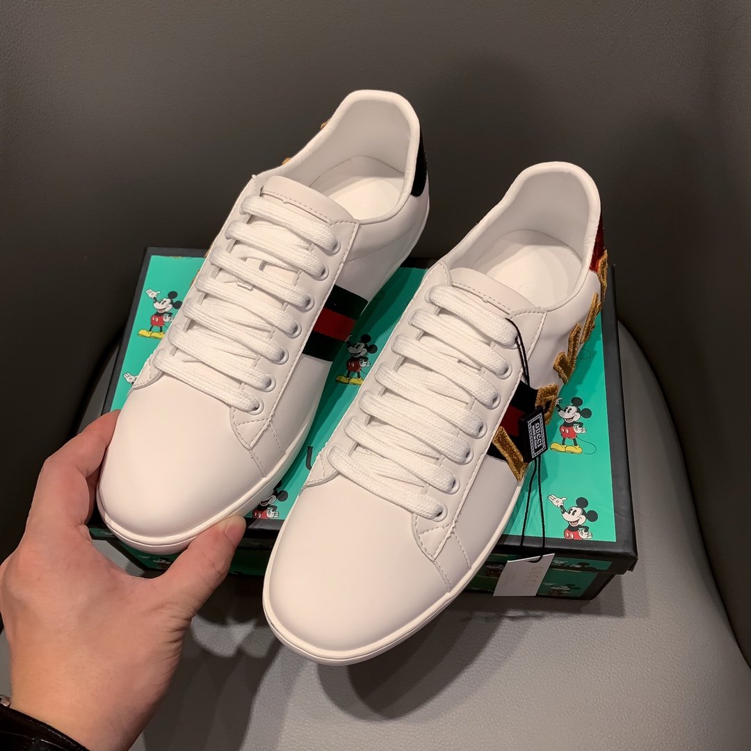 GLM-GCI  Ace Embroidered Love  SNEAKER 122
