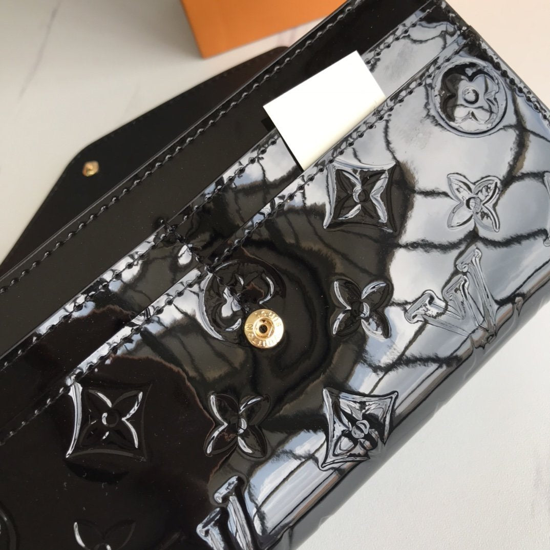 GLM - Top Quality Wallet LUV 006