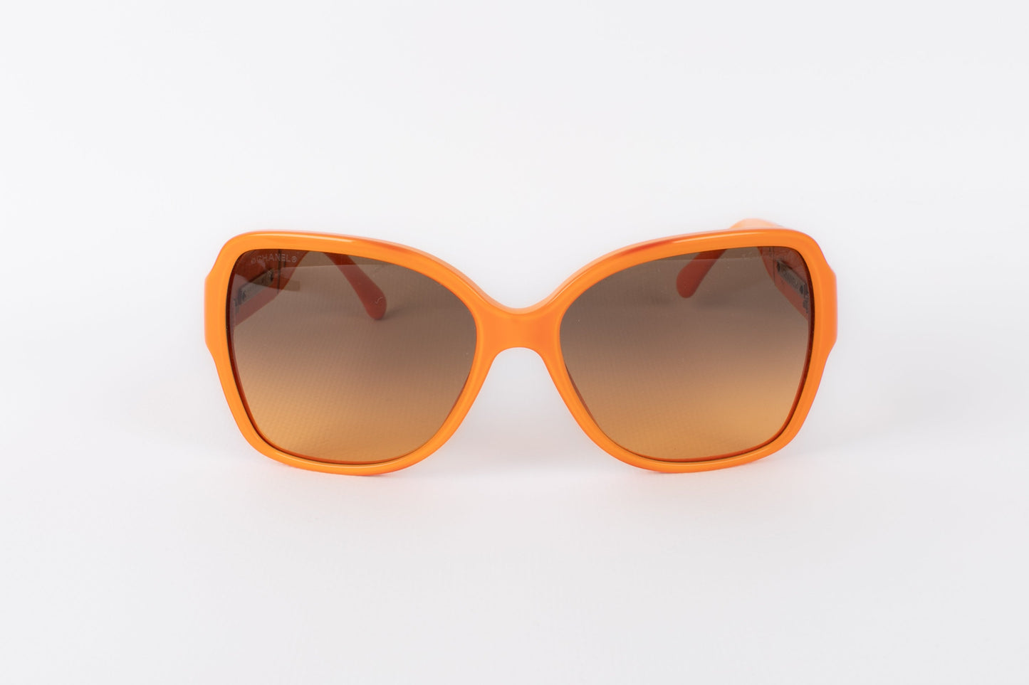 Lunettes de soleil oranges Chanel