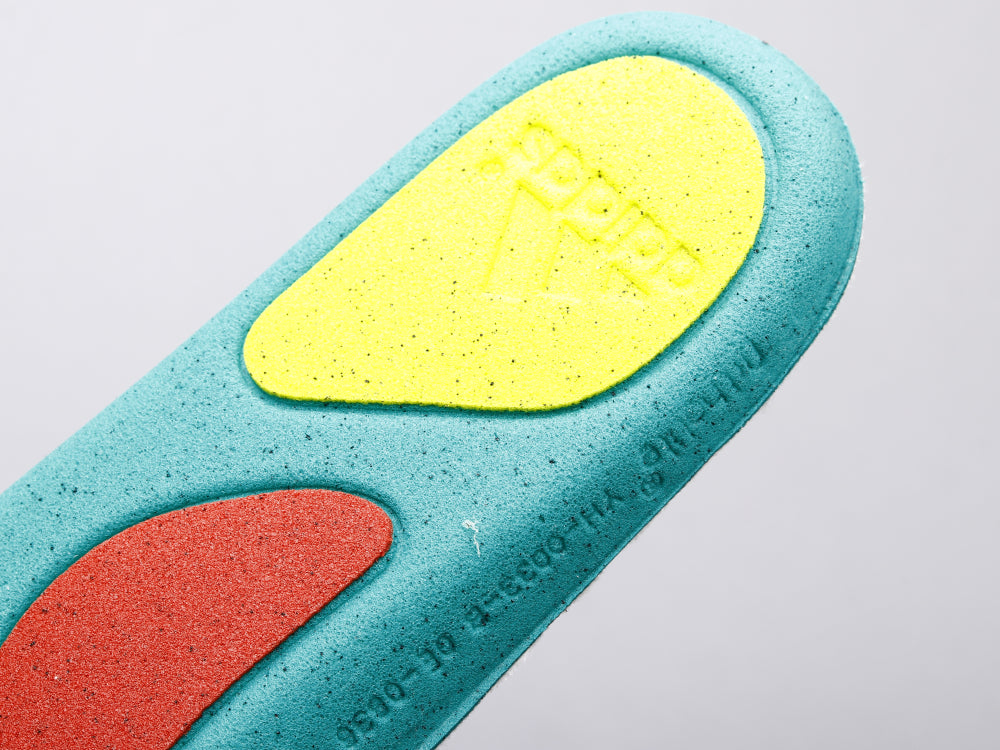 GLM - Yzy 700 Volcanic Ash Sneaker