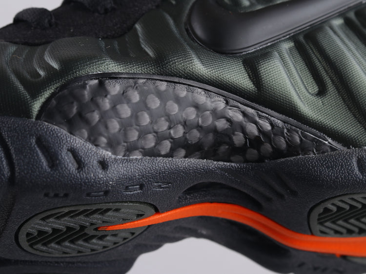 GLM - NKE Hardaway Foam black red bubble