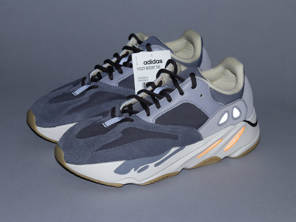 GLM - Yzy 700 Magnet Sneaker