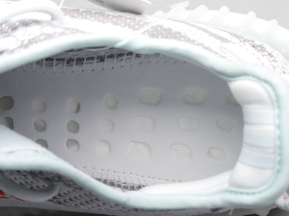 GLM - Yzy 350 Combustible iGLM Sneaker