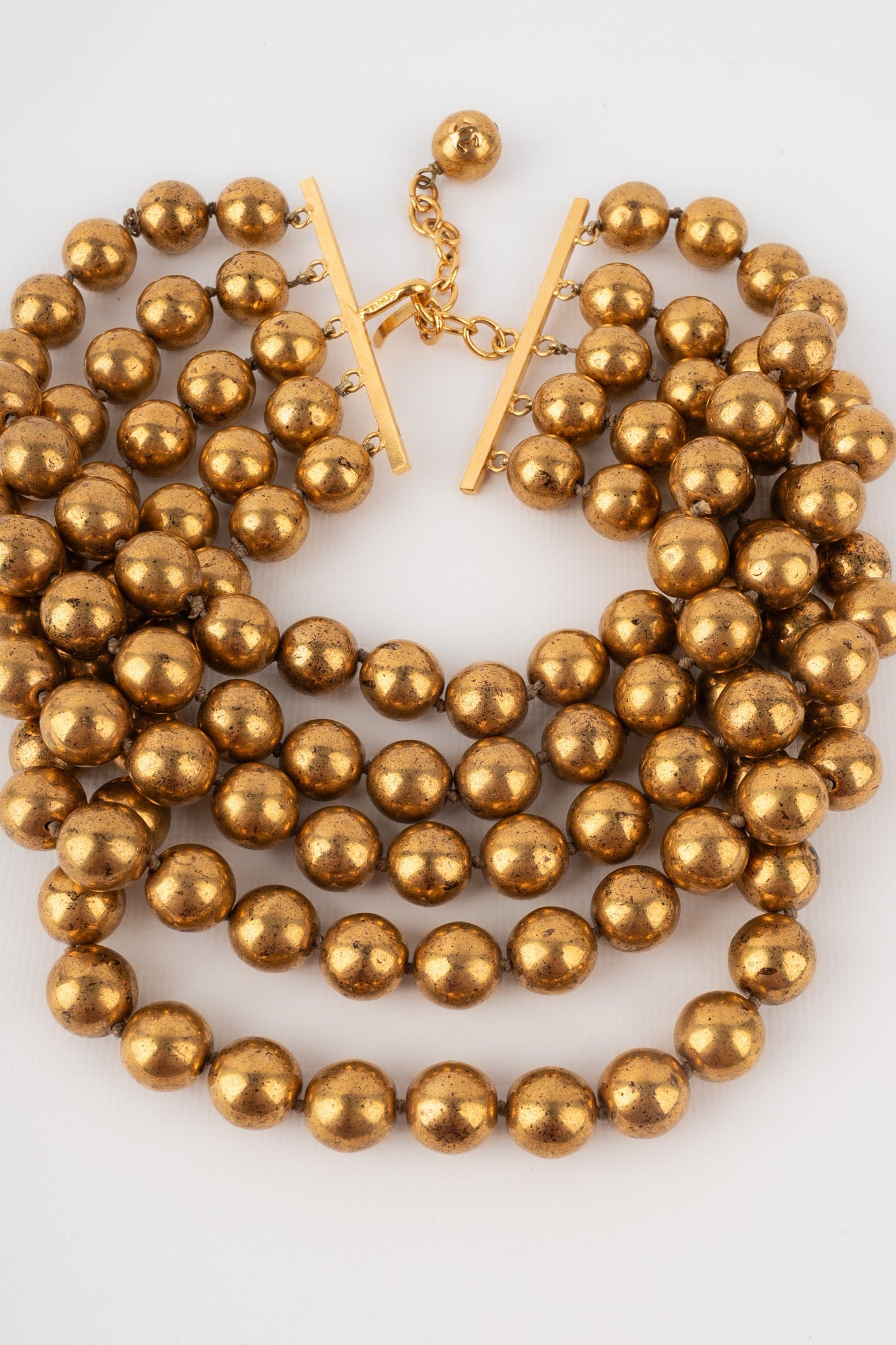 Collier de perles dorÃ©es Chanel