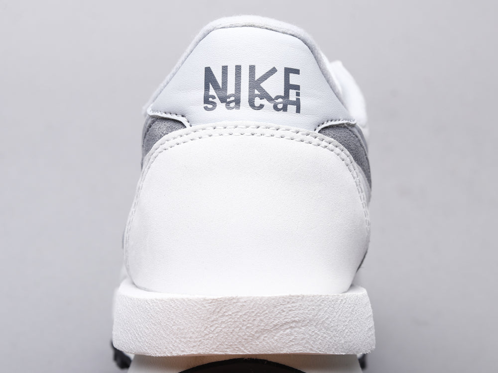 GLM - NKE Waffle off-white
