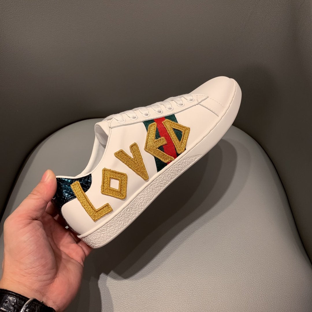 GLM-GCI  Ace Embroidered Love  SNEAKER 122