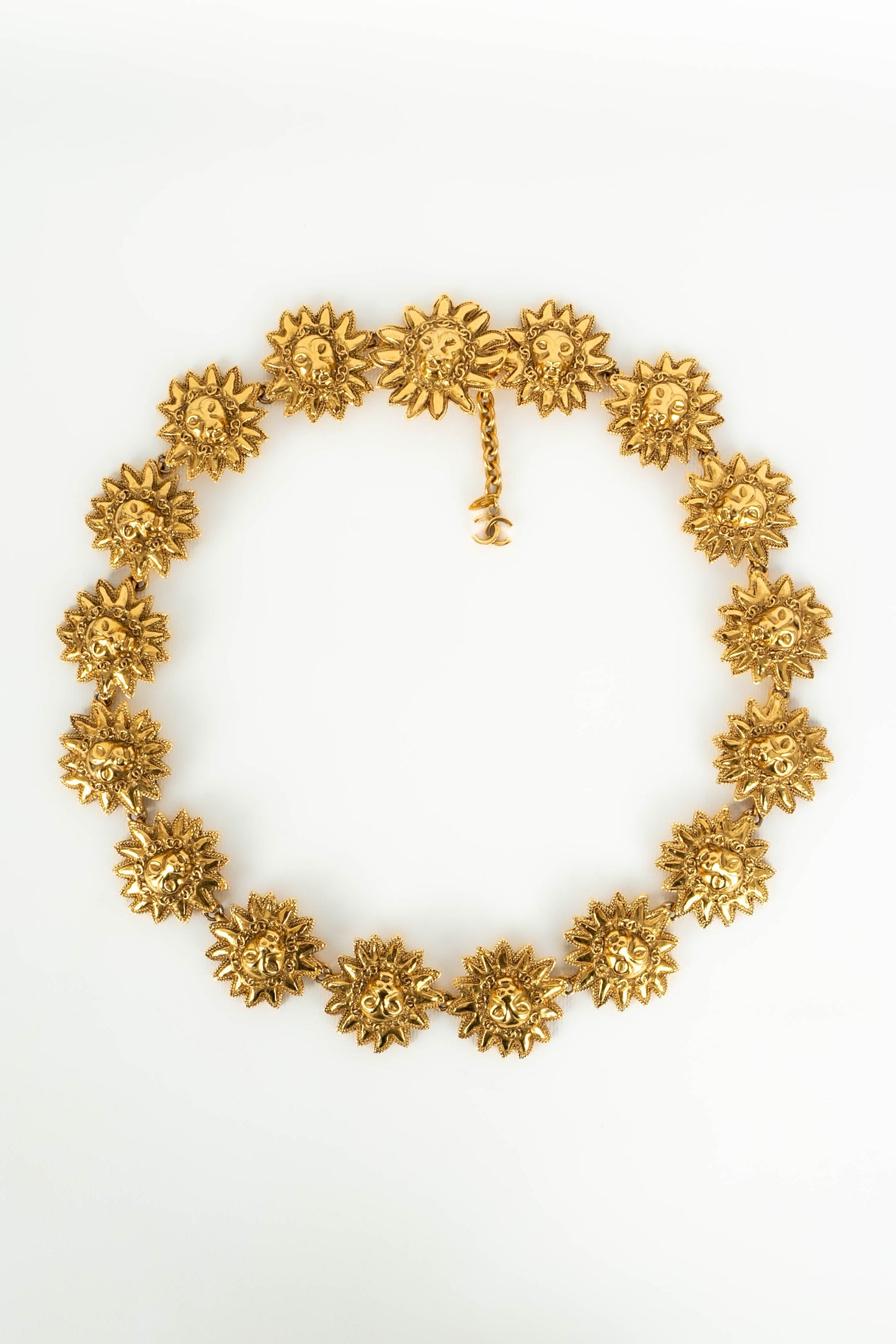 Ceinture "tÃªtes de lion" Chanel