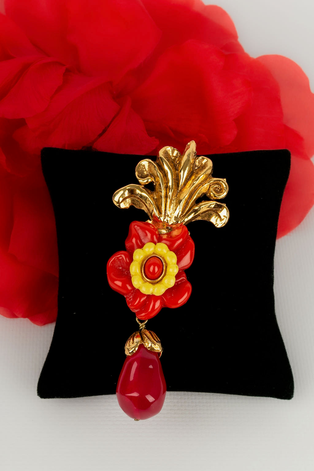 Broche Christian Lacroix