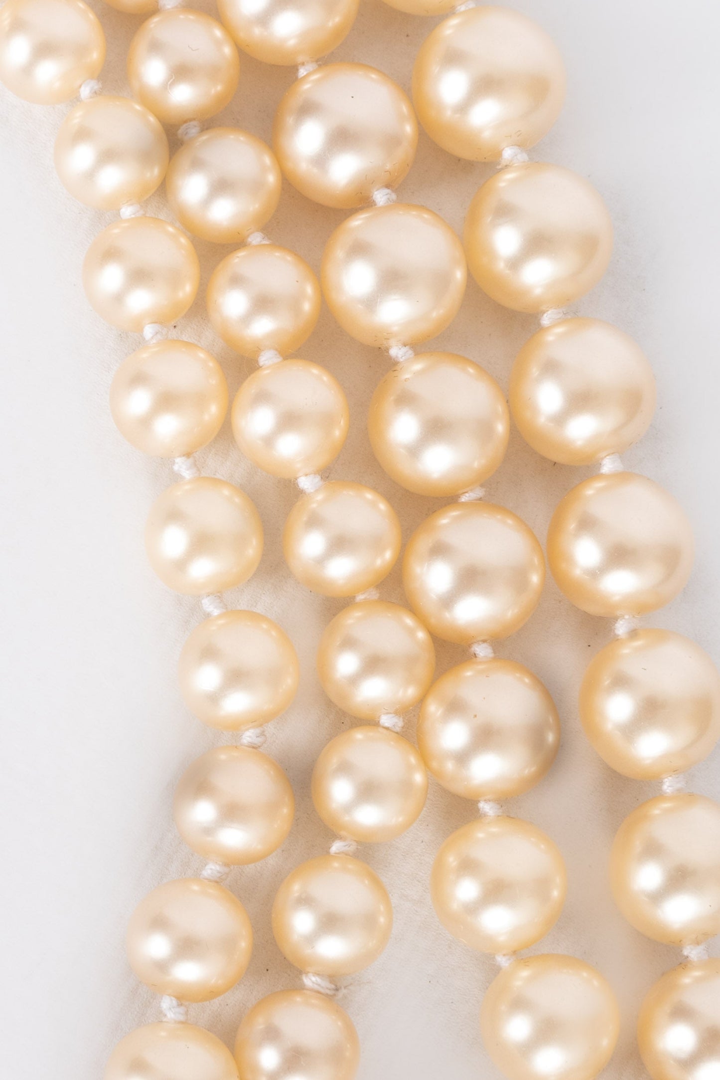 Collier de perles nacrÃ©es Chanel