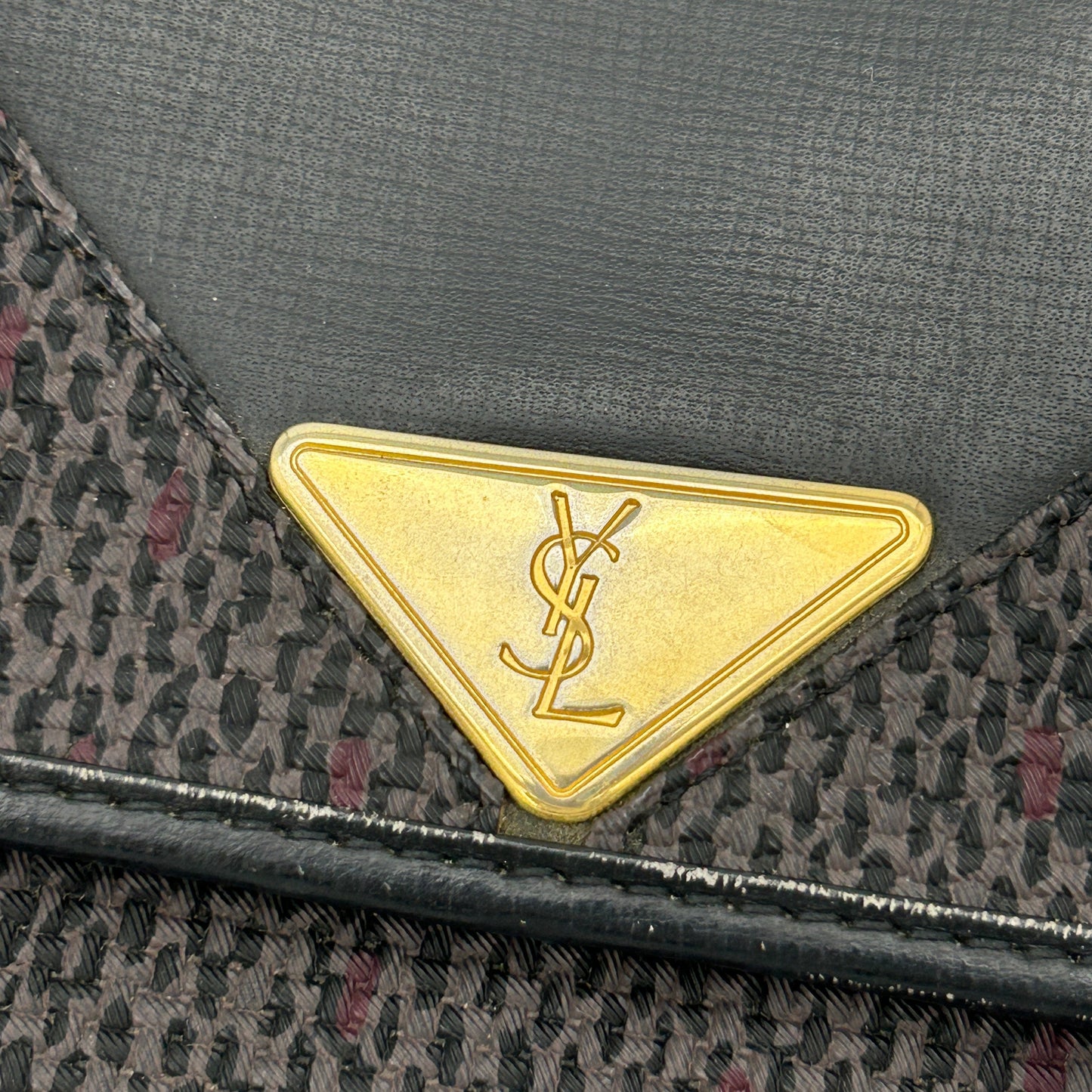 Saint Laurent Vintage Flap Bag YVEAE707
