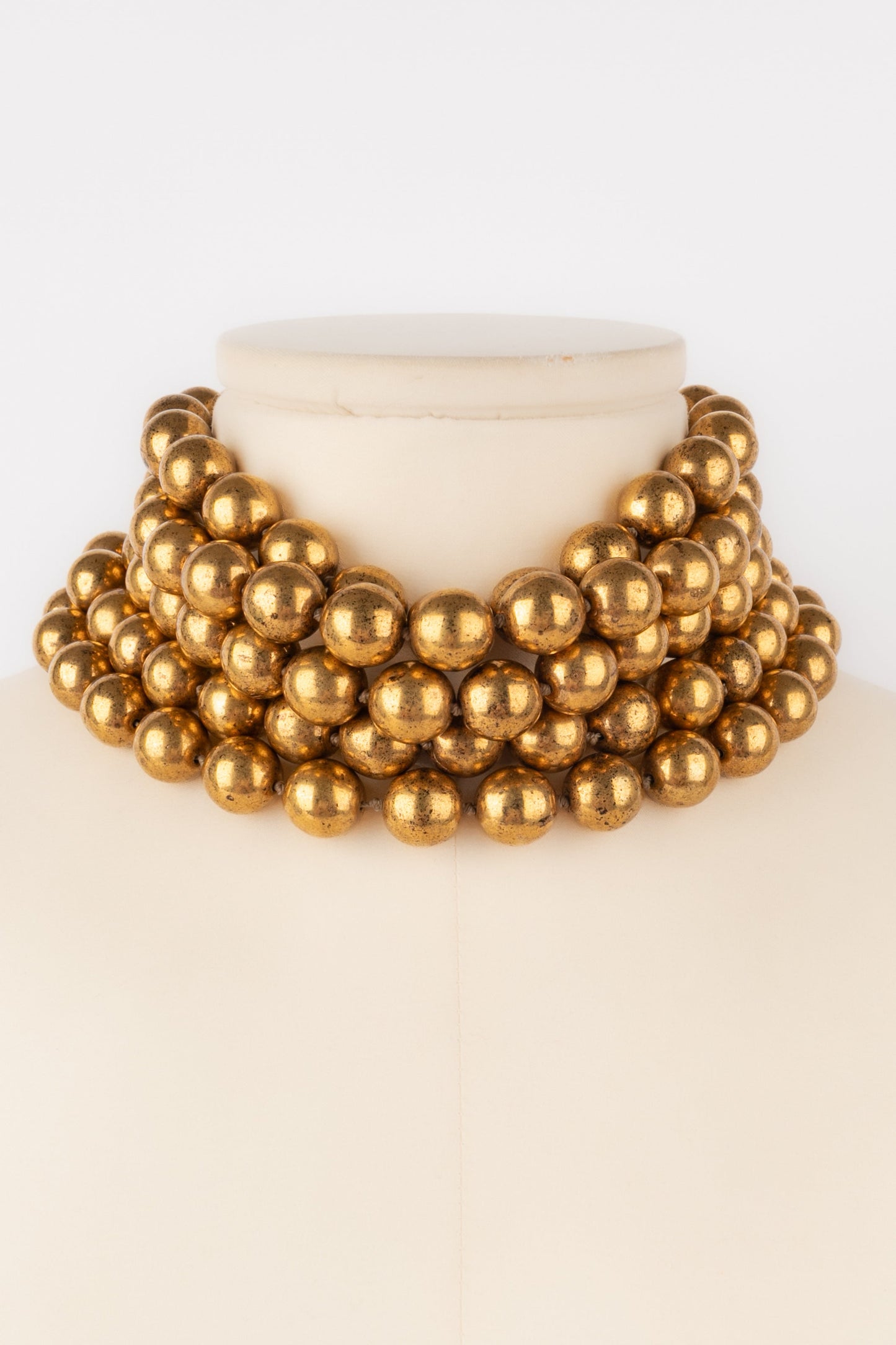 Collier de perles dorÃ©es Chanel