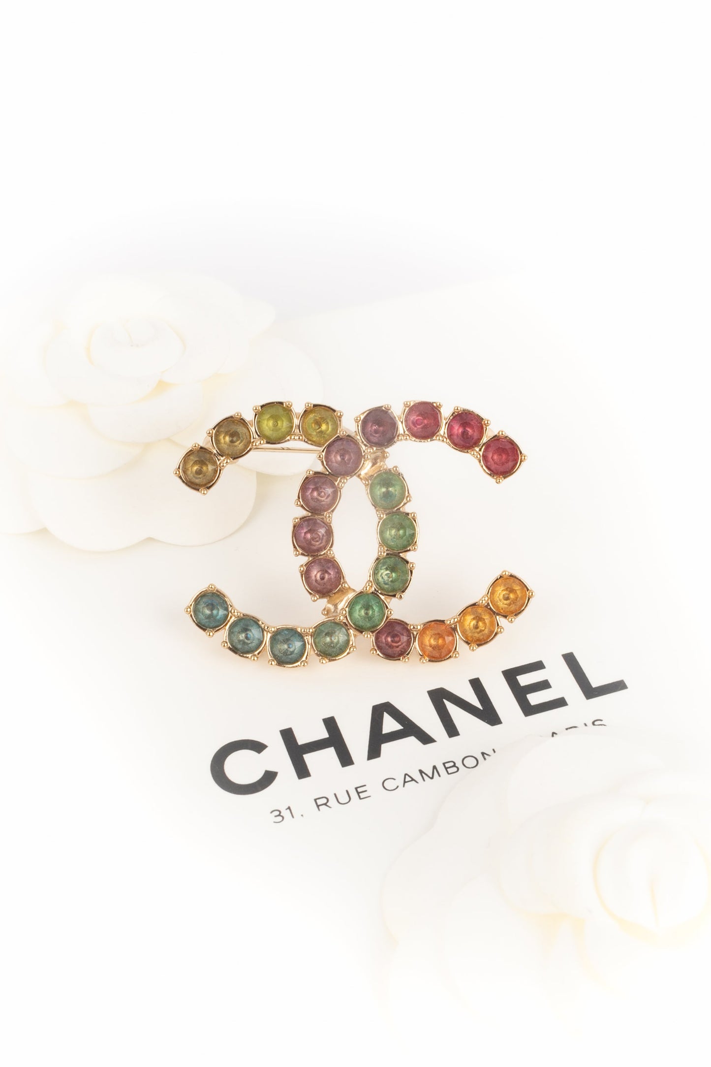Broche cc Chanel 2024