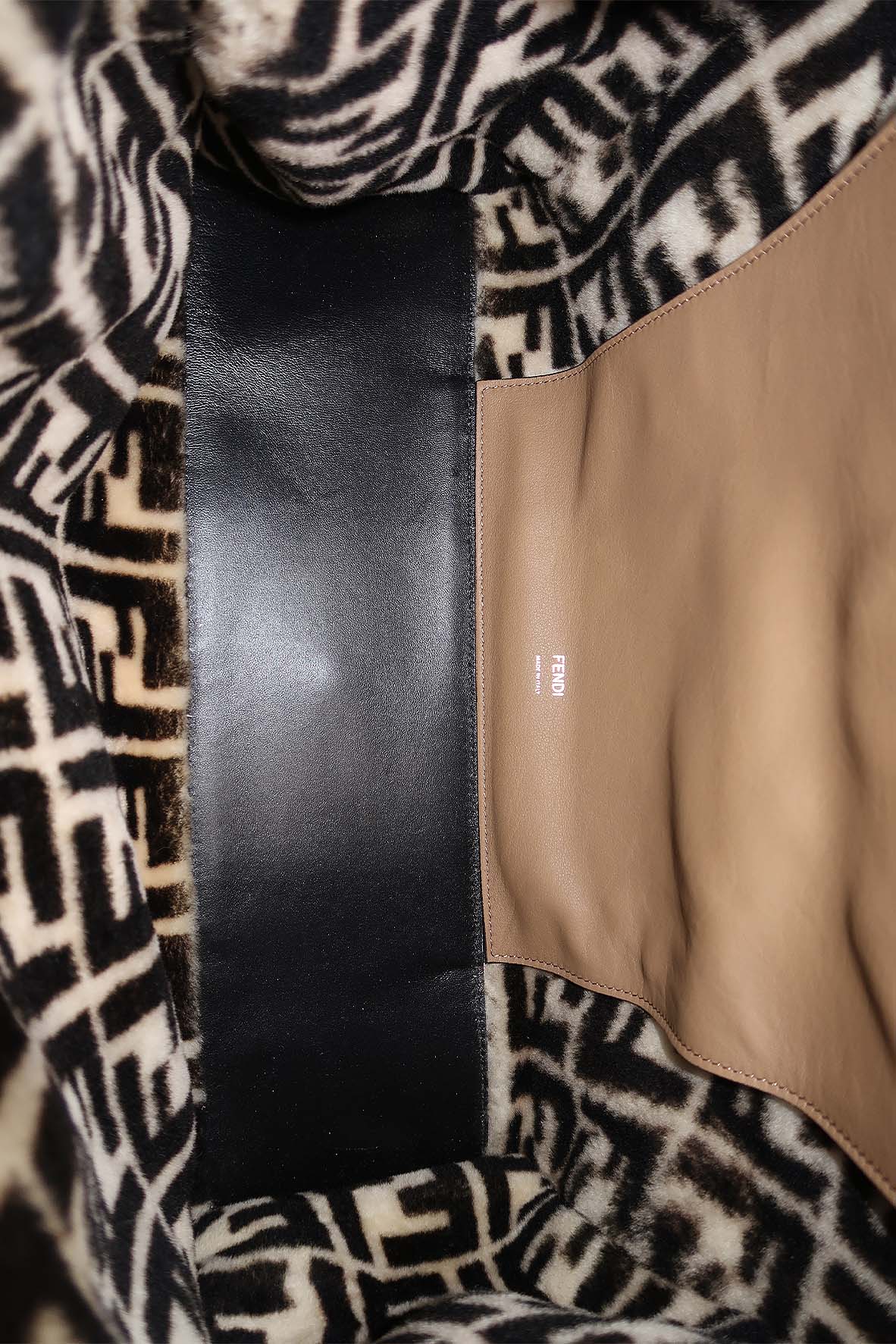 Large Peekaboo X Lite with Shearling Inner Tan