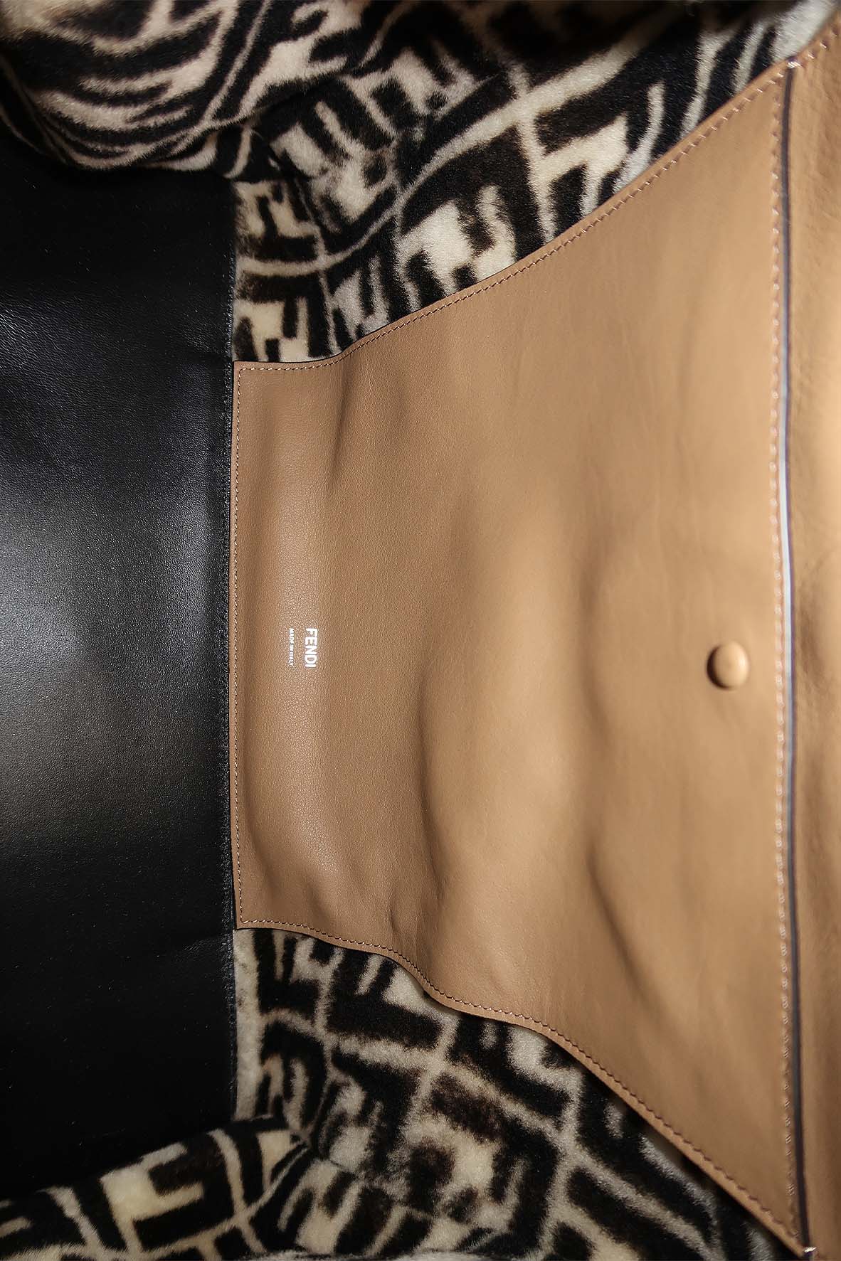 Large Peekaboo X Lite with Shearling Inner Tan