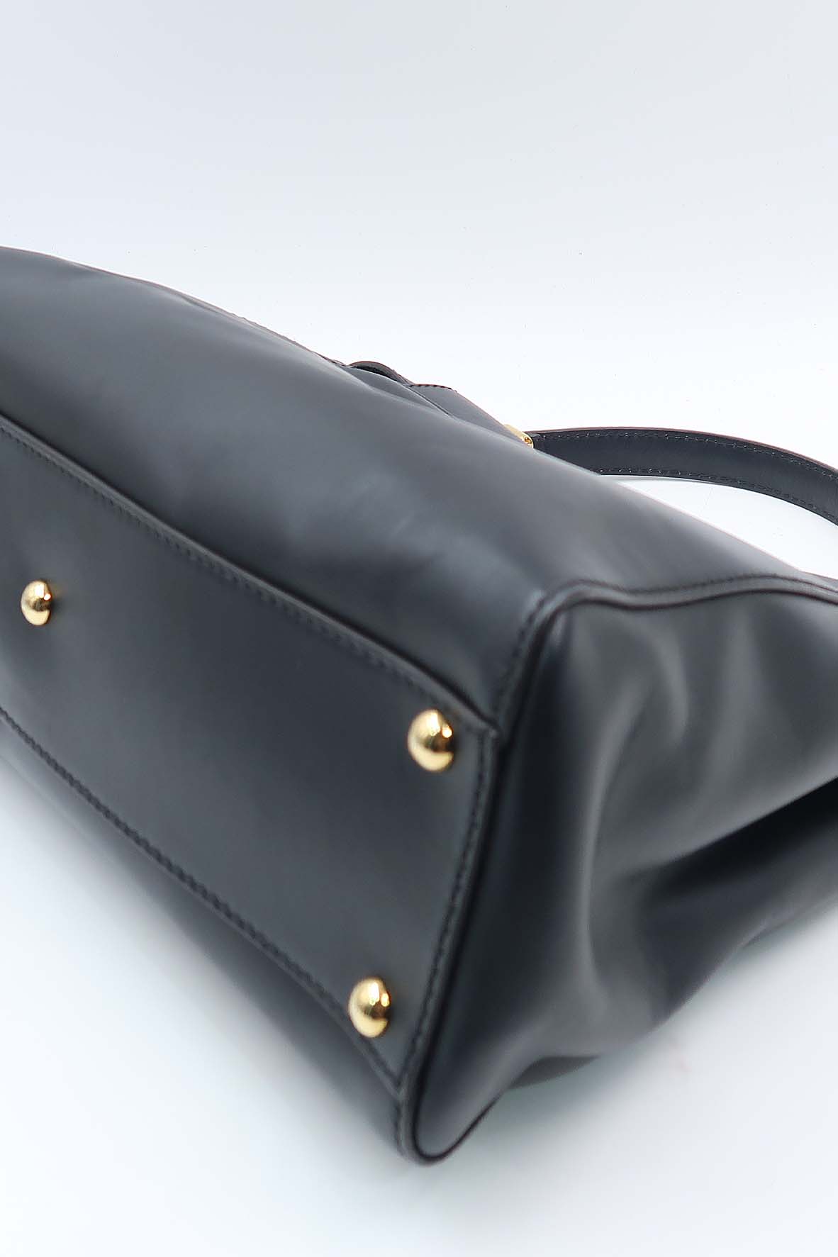 Regular Peekaboo Black