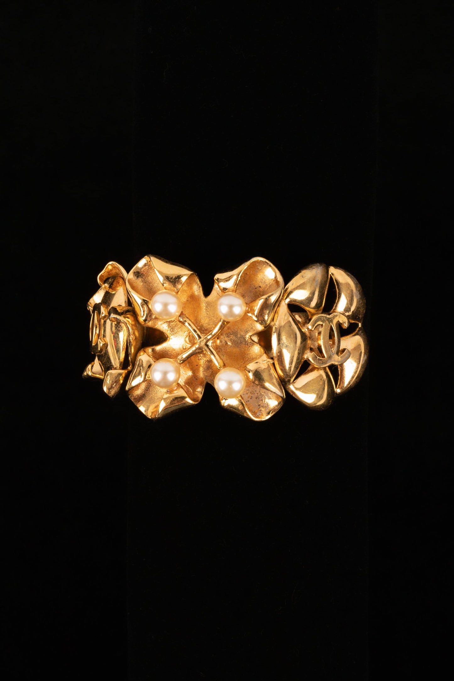 Bracelet dorÃ© Chanel