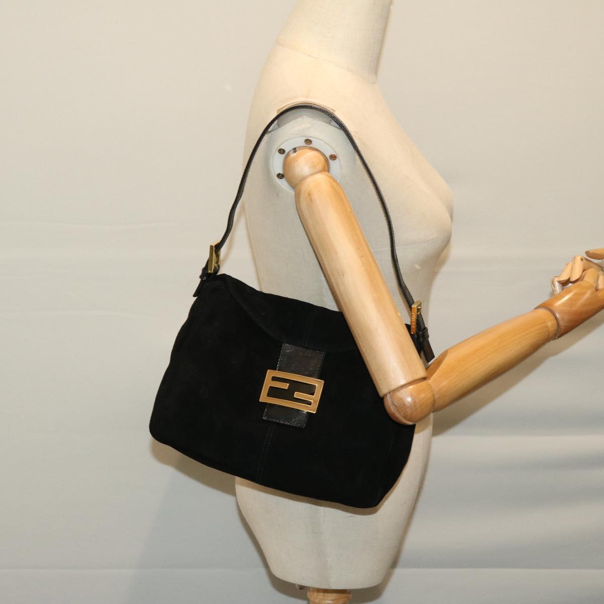 FENDI Mamma Baguette Shoulder Bag Suede Black fm3241