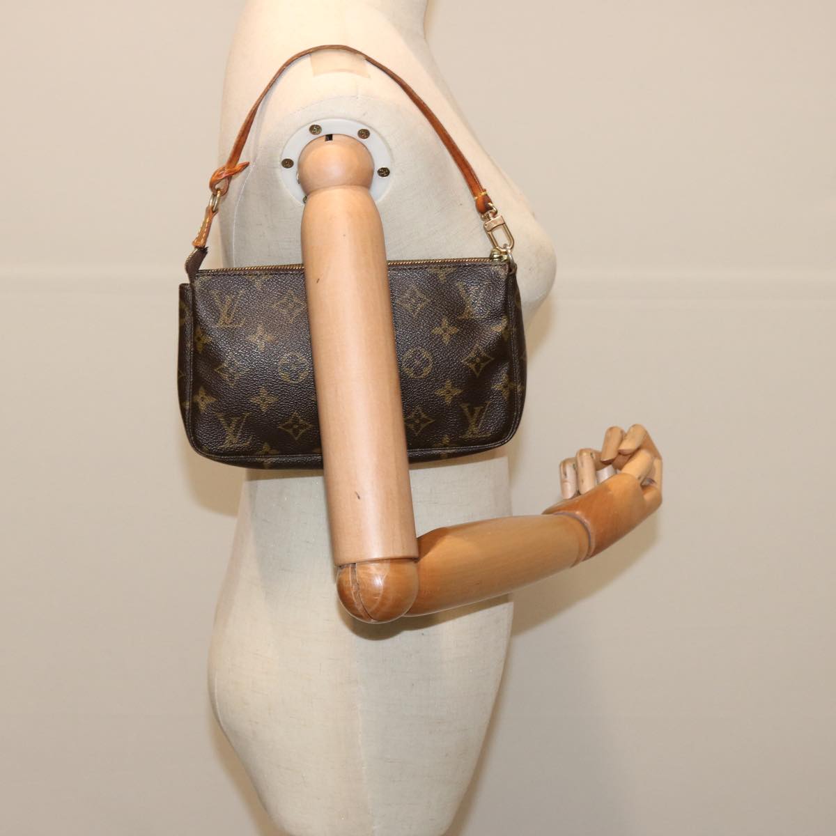 LOUIS VUITTON Monogram Pochette Accessoires Pouch M51980 LV fm3315