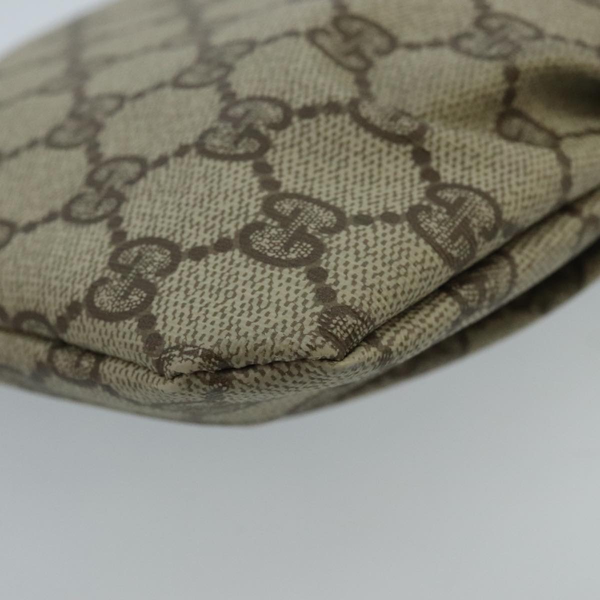 GUCCI GG Supreme Clutch Bag PVC Beige fm4139
