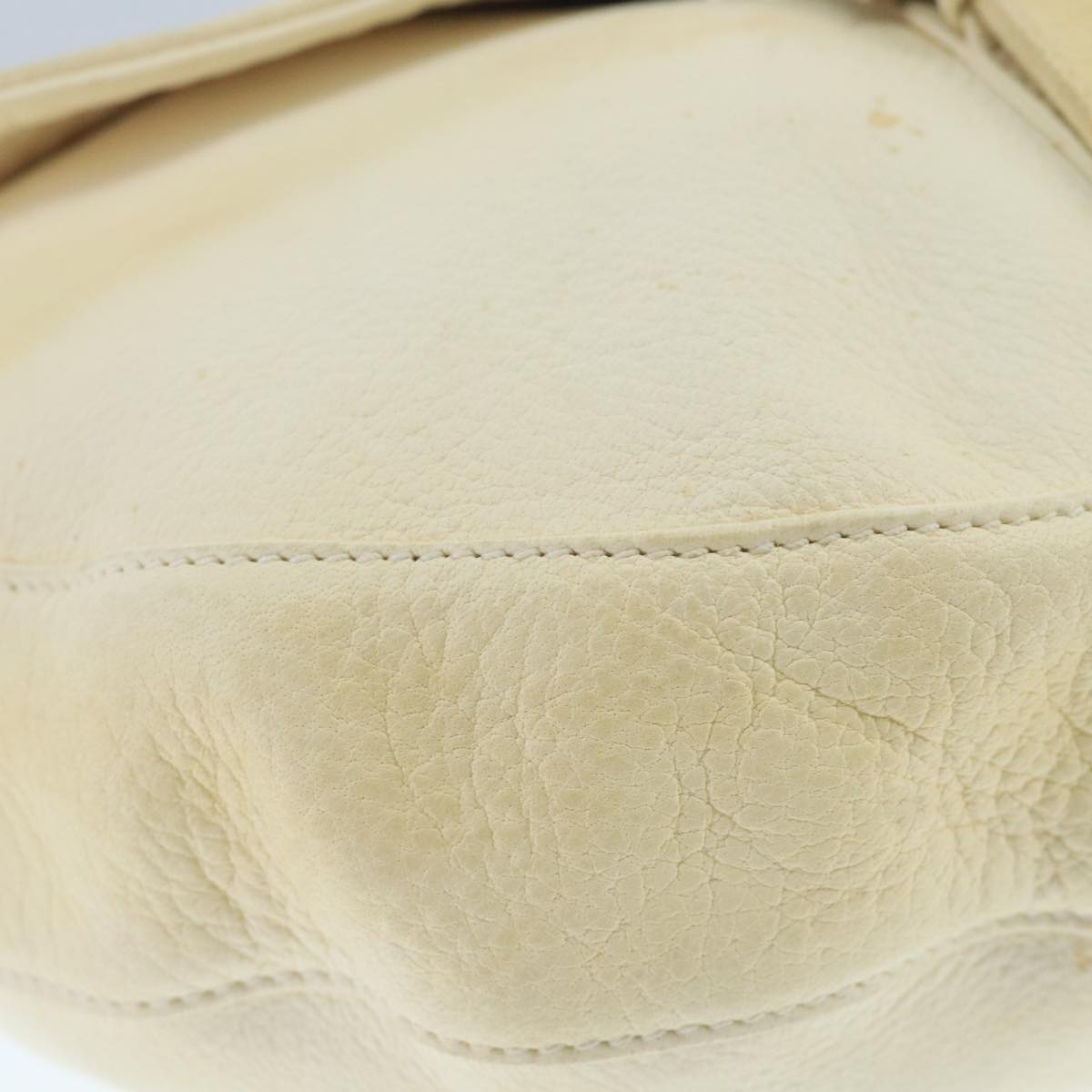 FENDI Chain Shoulder Bag Leather White Silver fm4231