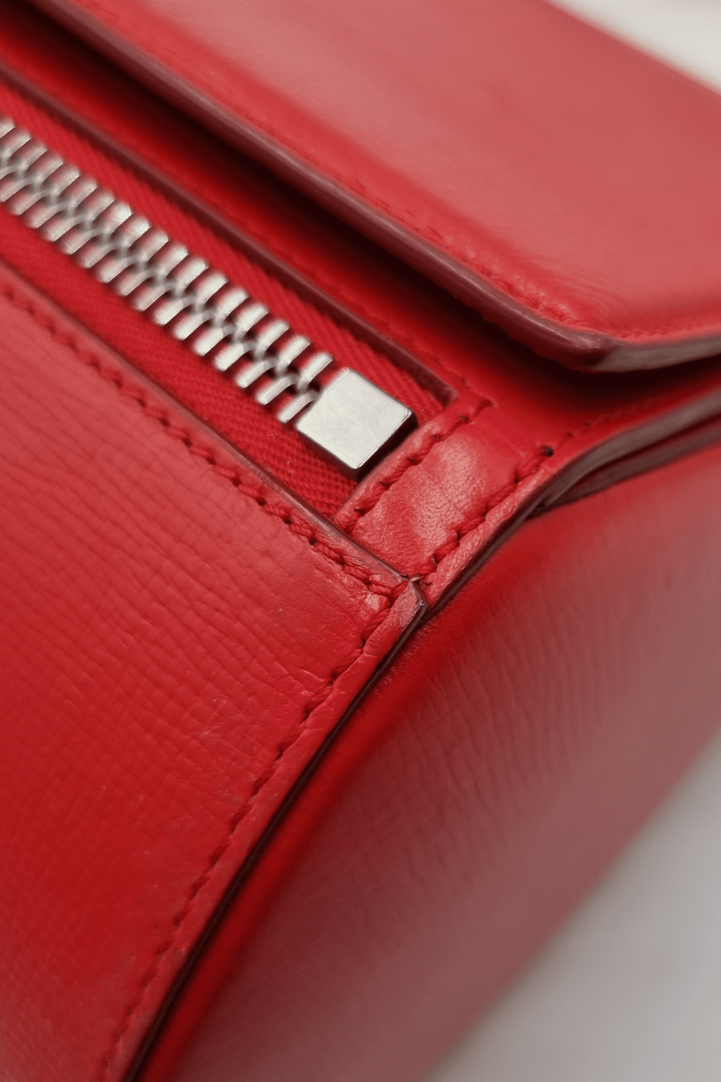 Medium Pandora Box Red