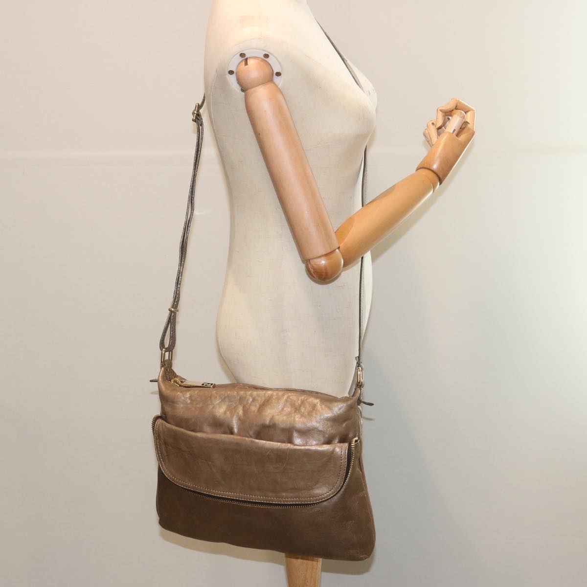FENDI Shoulder Bag Leather Bronze hk1152