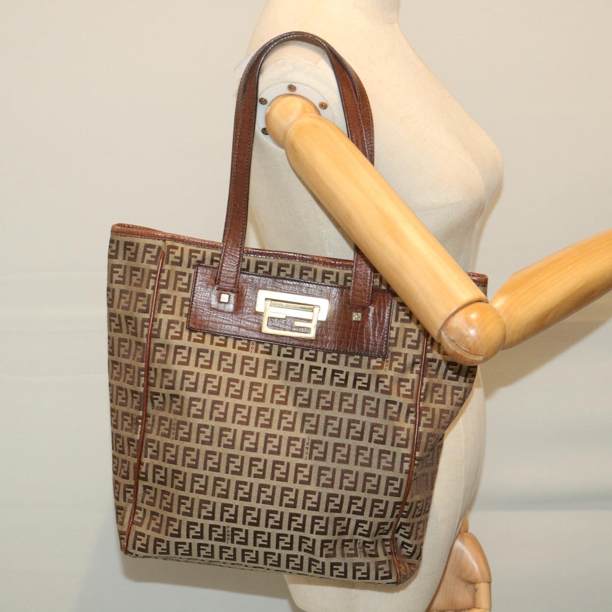 FENDI Zucchino Canvas Tote Bag Beige hk887