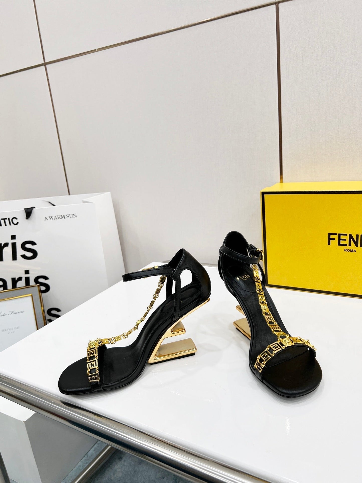 Luxury Shoes - FED - 679
