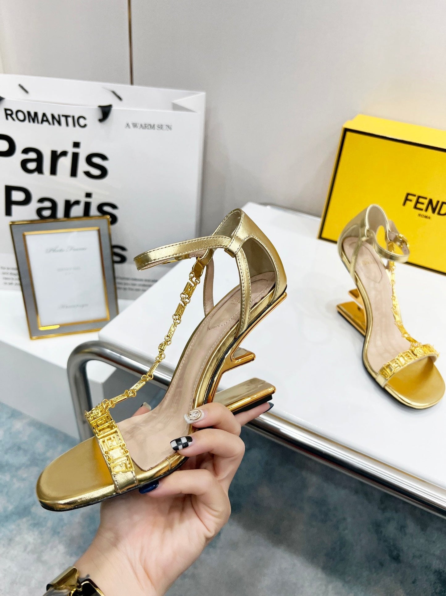 Luxury Shoes - FED - 678