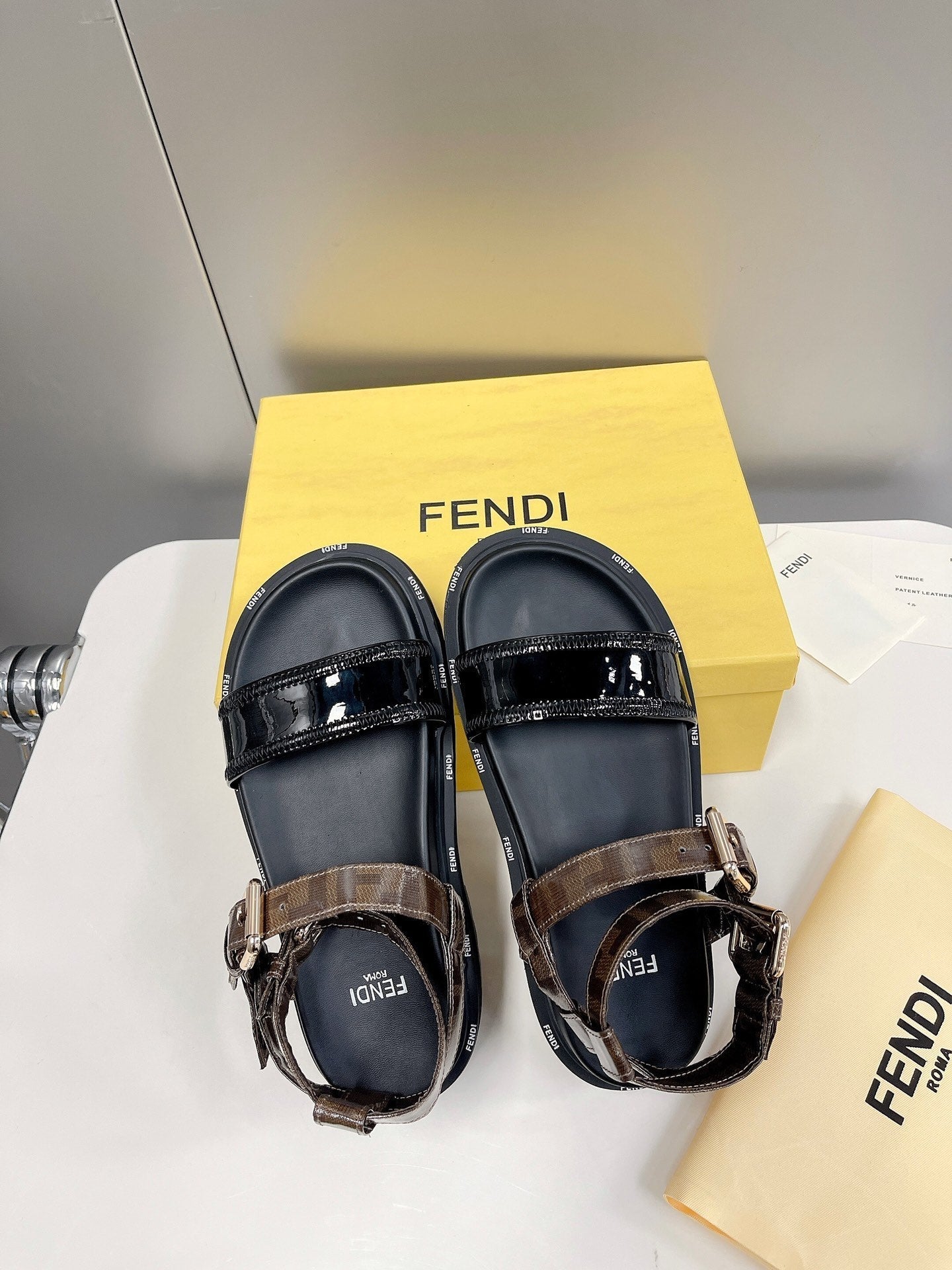 Luxury Shoes - FED - 662