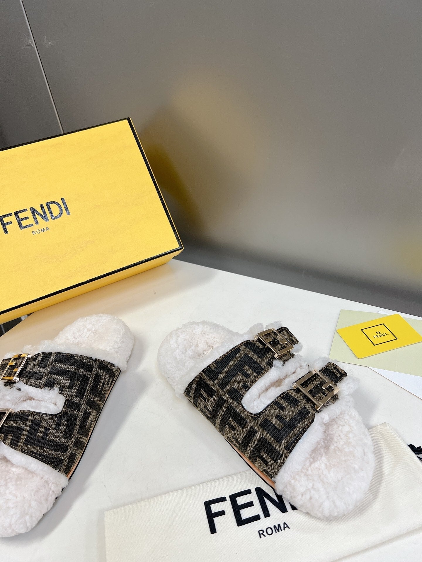 Luxury Shoes - FED - 380