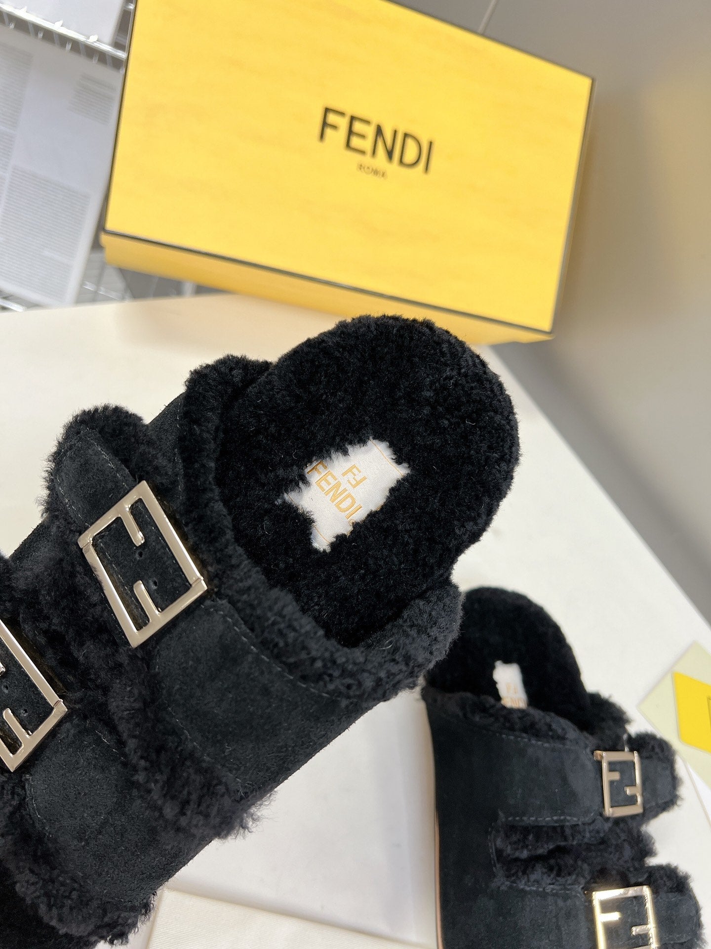Luxury Shoes - FED - 381