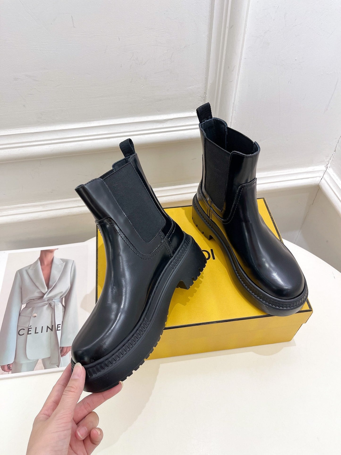 Luxury Shoes - FED - 324