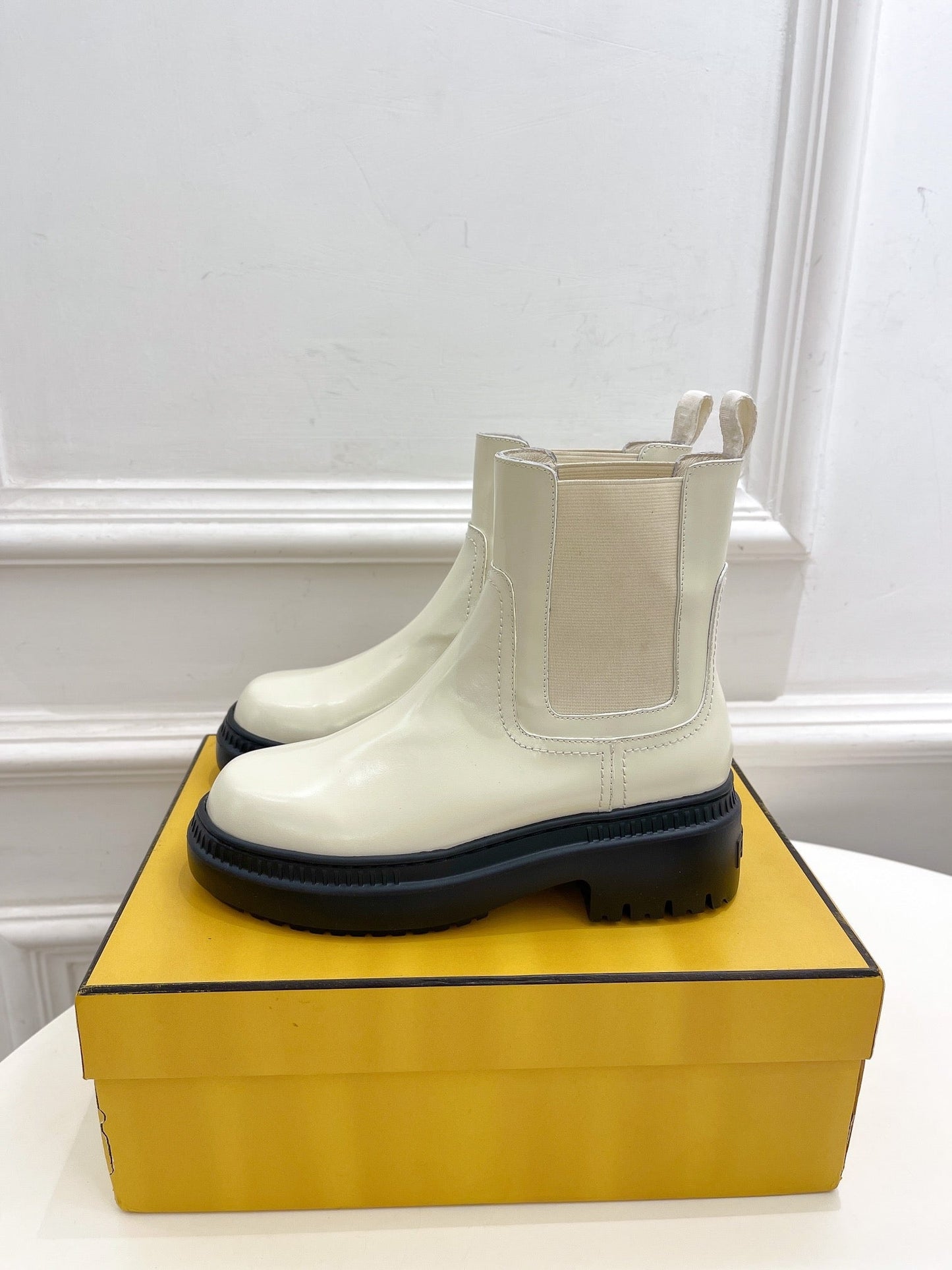 Luxury Shoes - FED - 325