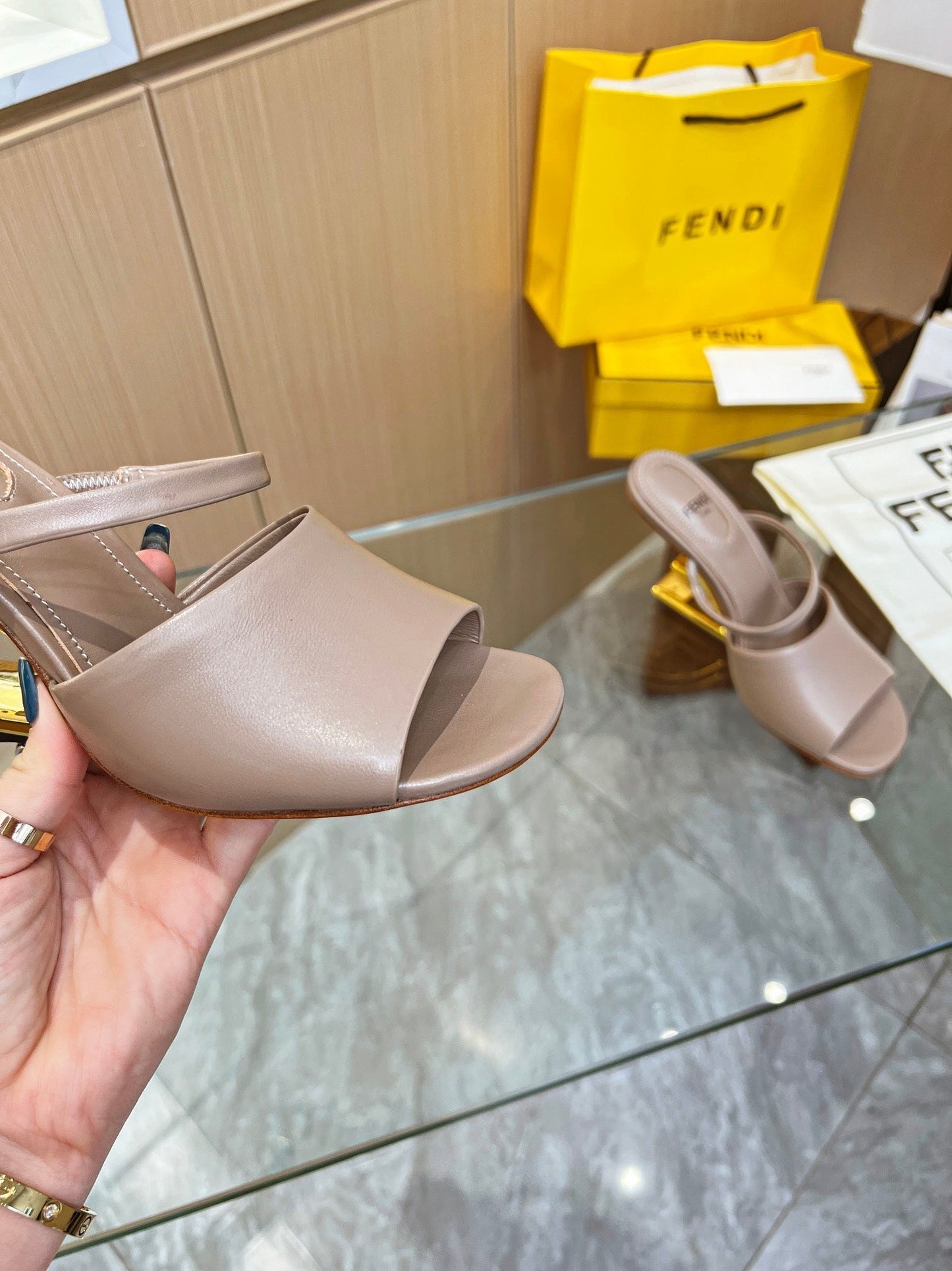 Luxury Shoes - FED - 157