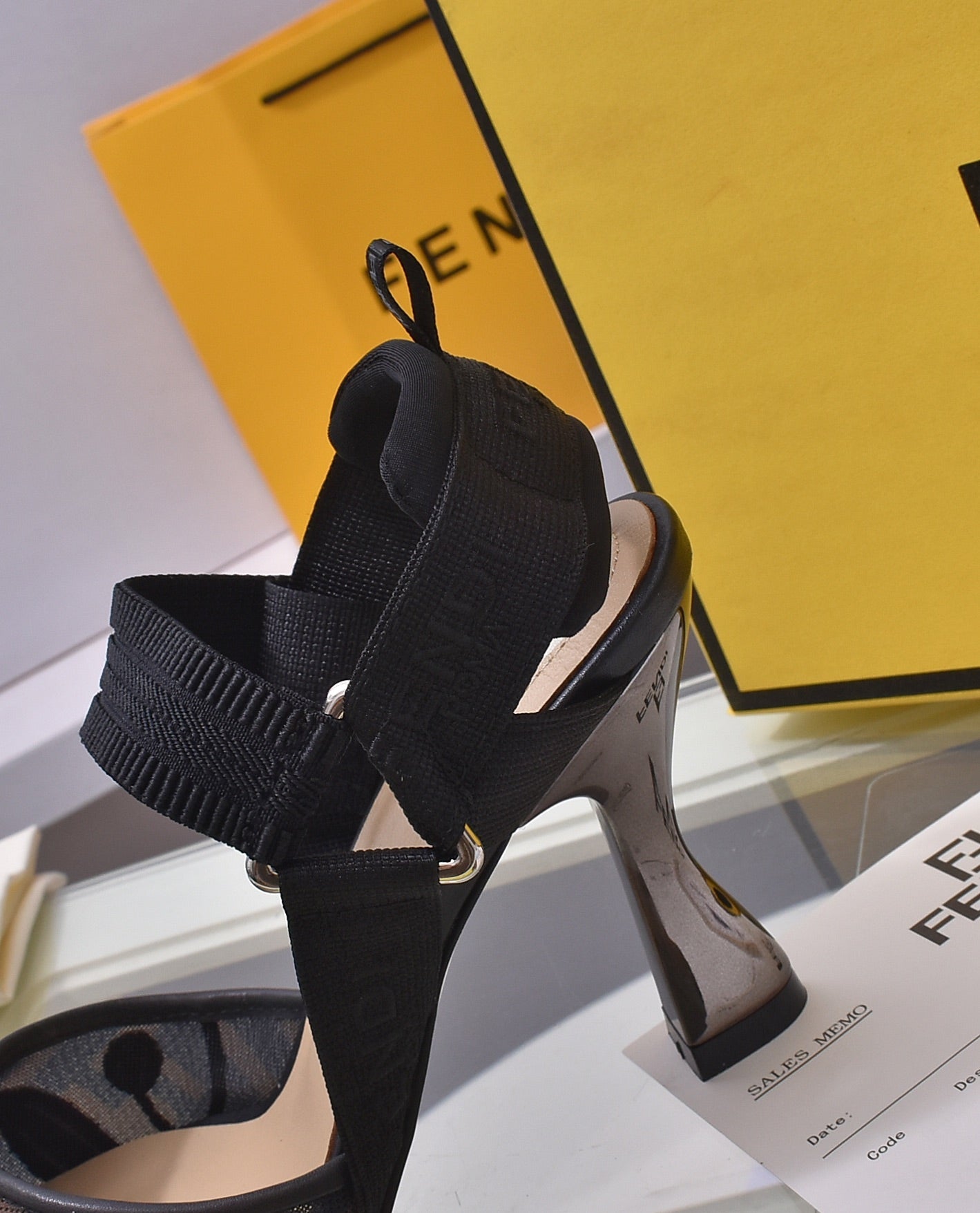 Luxury Shoes - FED - 102