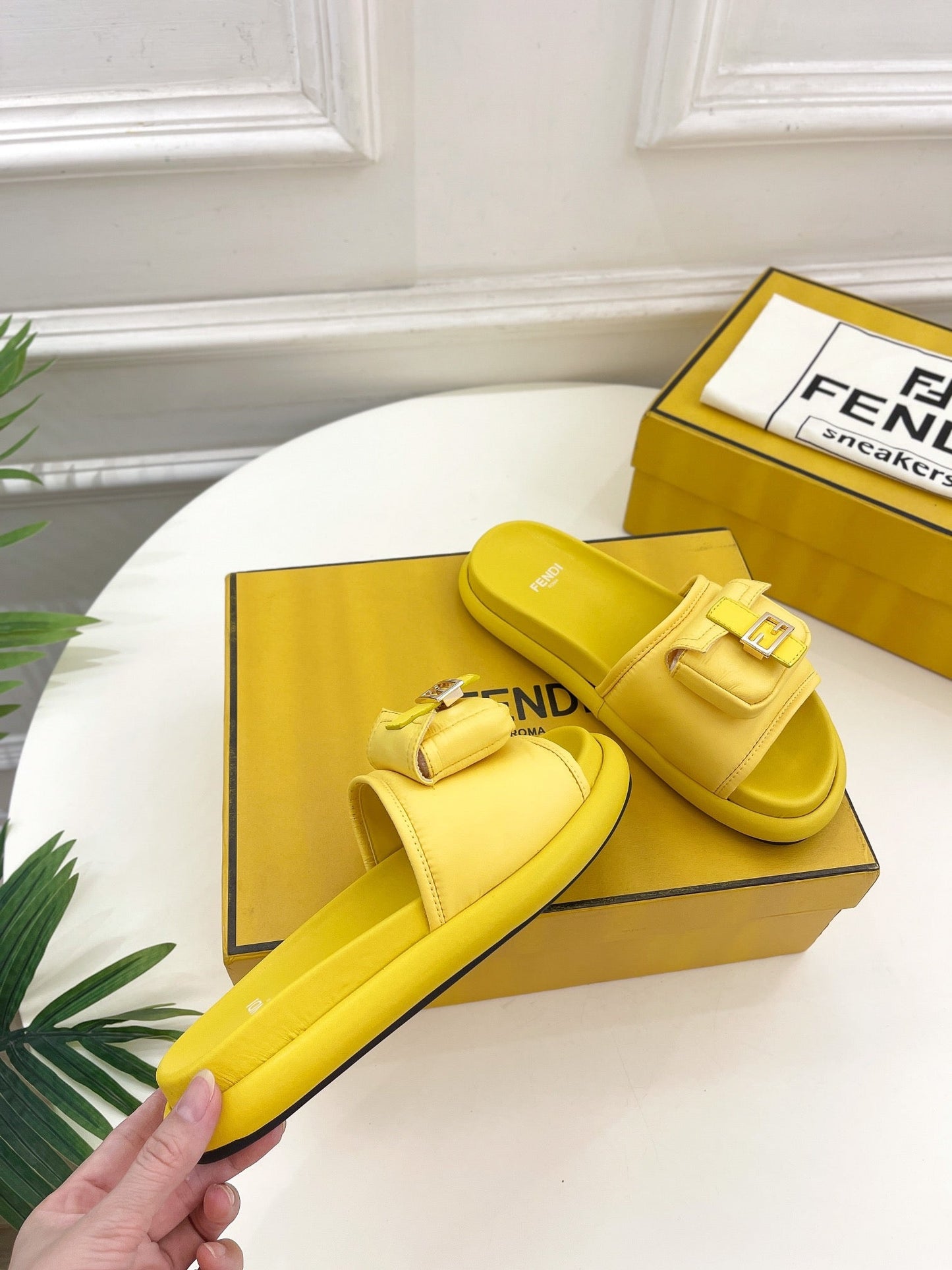 Luxury Shoes - FED - 067