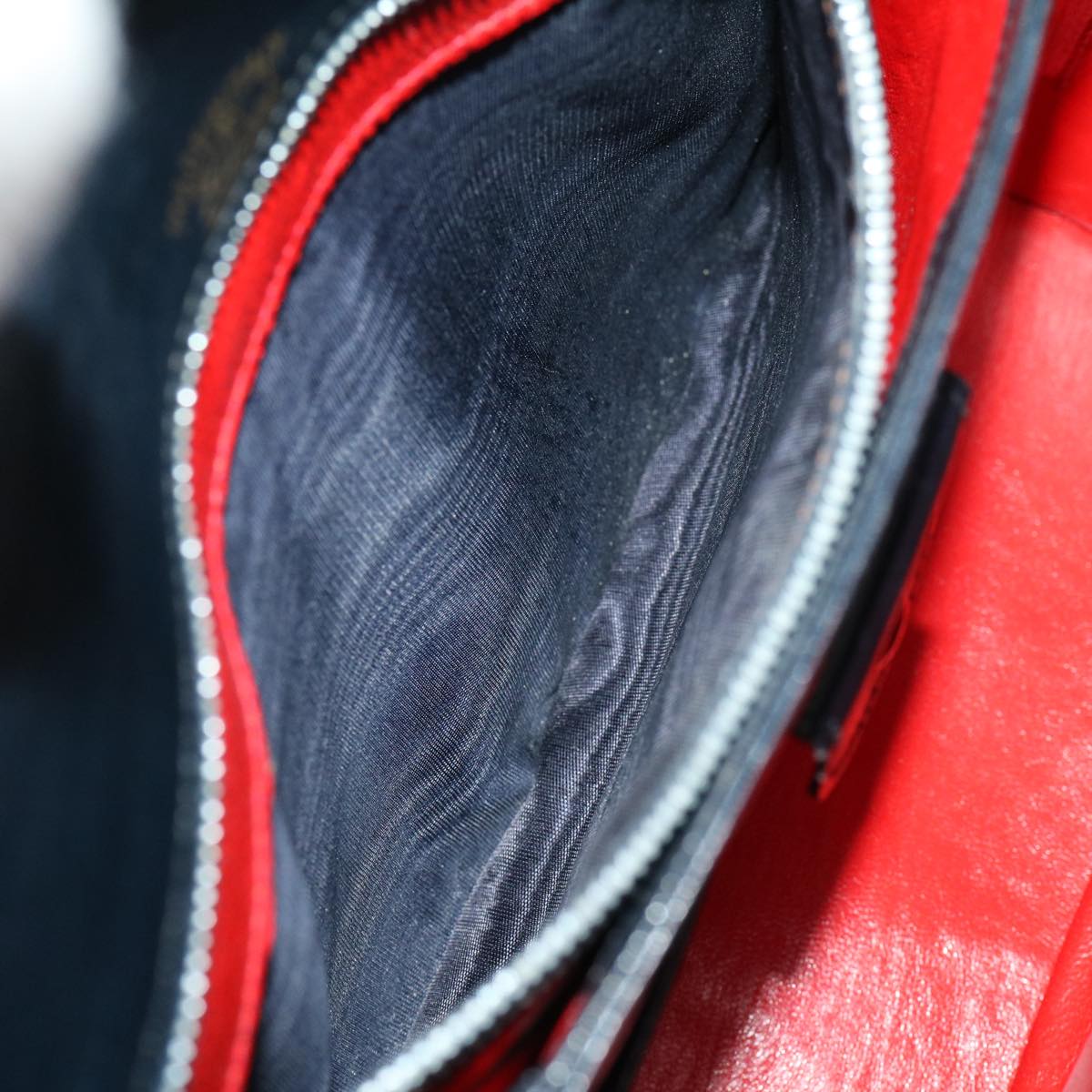 GUCCI Turn Lock Hand Bag Leather Black Red im361