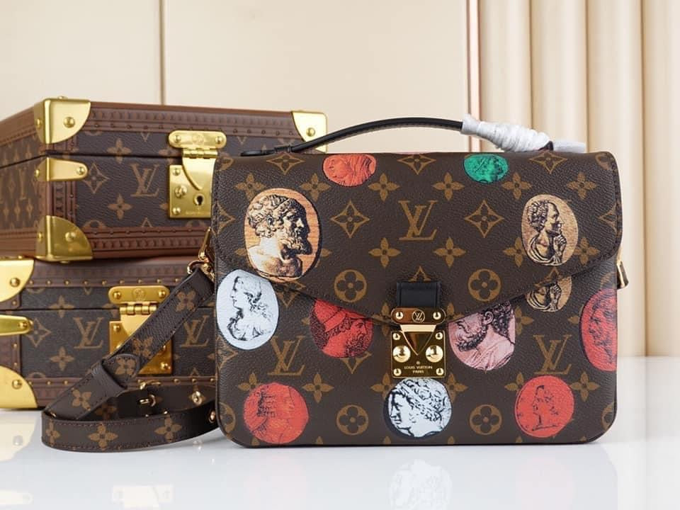 Louis Vuitton Pochette Metis bag