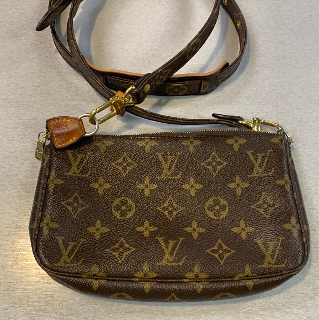Louis Vuitton Monogram Pochette