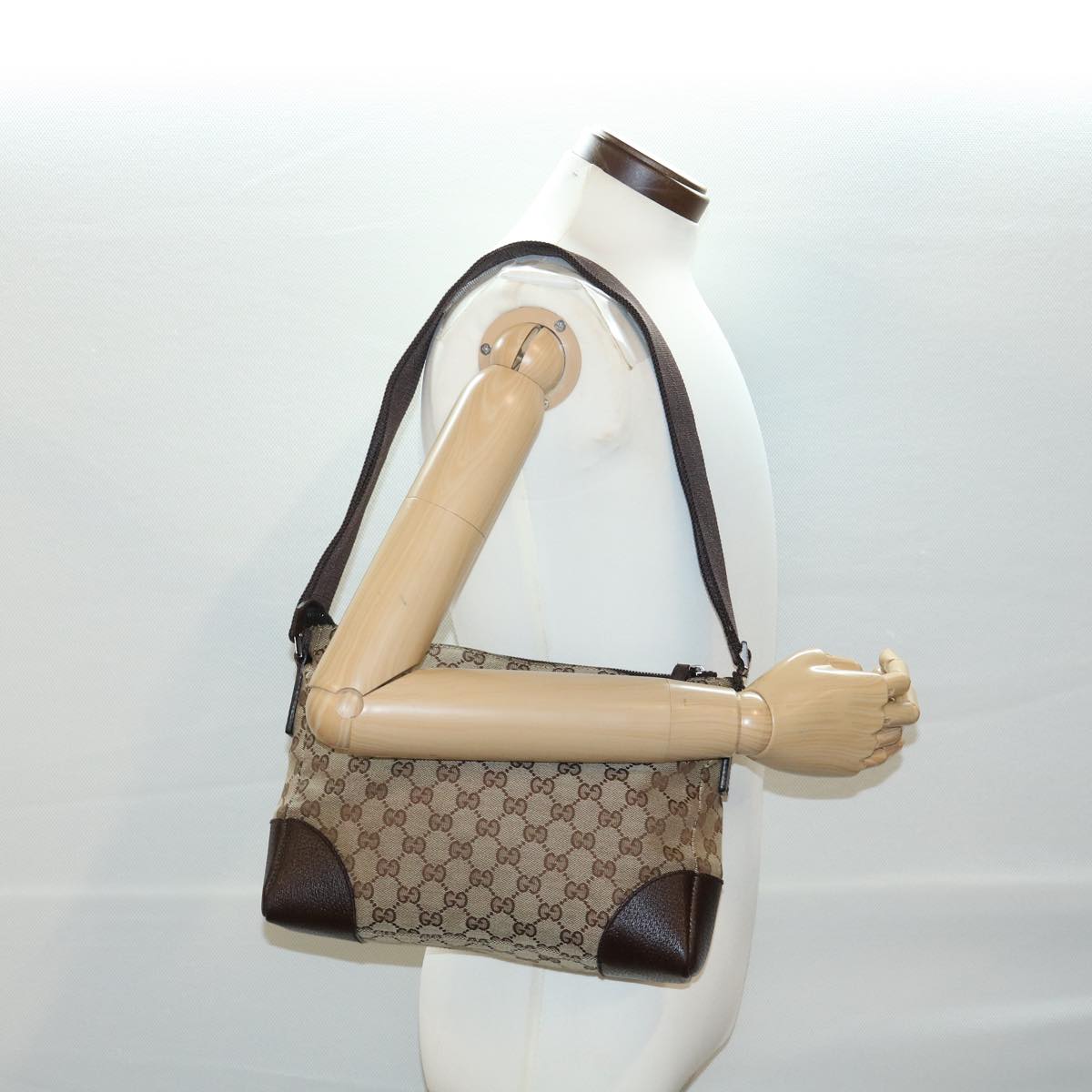 GUCCI GG Canvas Shoulder Bag Beige ki2371