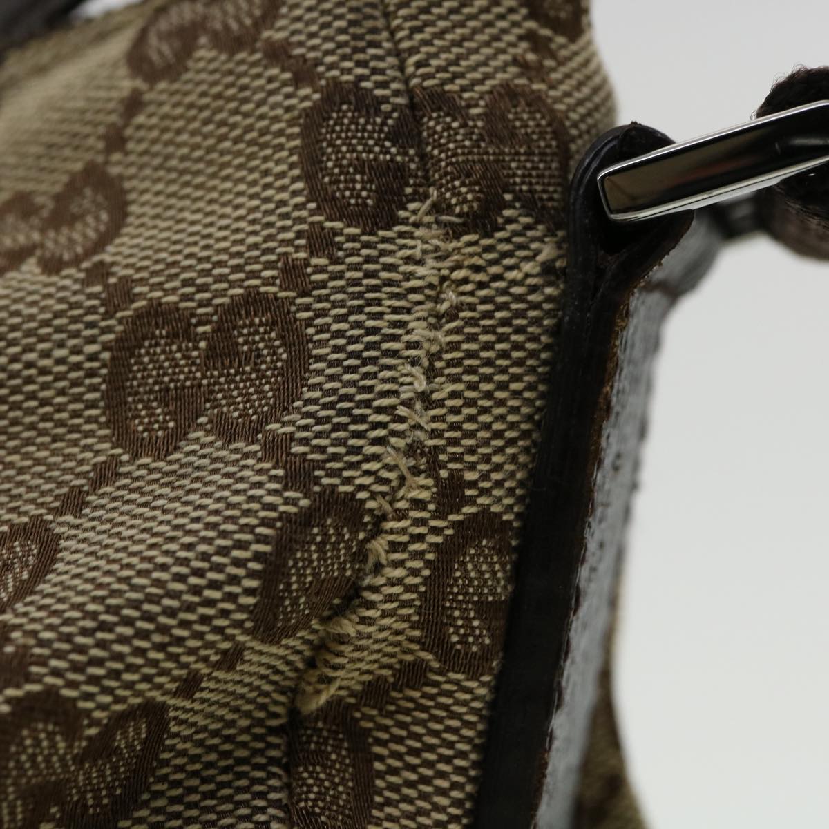 GUCCI GG Canvas Shoulder Bag Beige ki2371