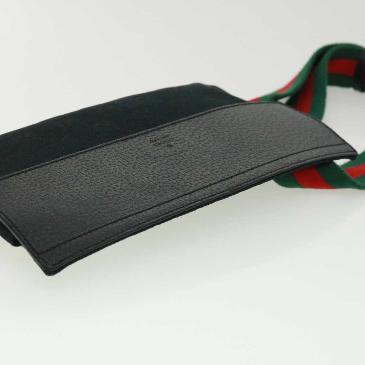 GUCCI GG Canvas Shoulder Bag Black ki2481
